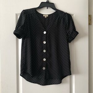 Lily White Women's Short Sleeve Black and White Polka Dot V-Neck Blouse